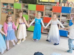 b_1024_768_0_00_images_2023_2024_Zerowki_Bajki_401428655_803556544905629_8480790638018006921_n